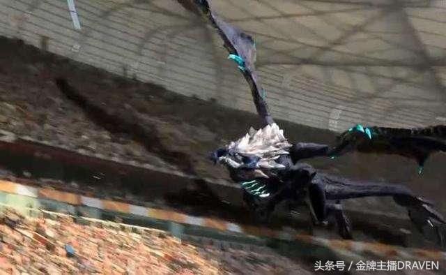 英雄联盟比赛可以在足球场上进行?全息投影或