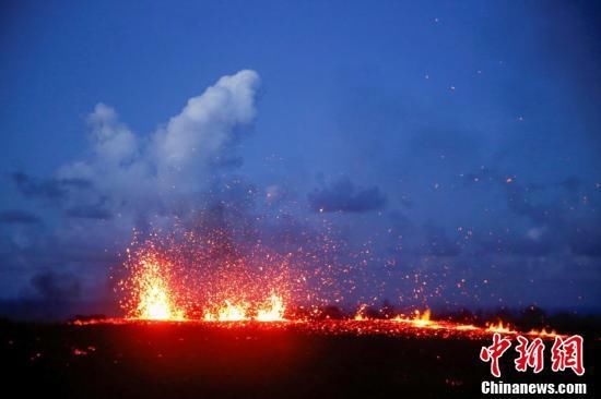 夏威夷火山周边已有19条裂缝 不断冒出有毒气体