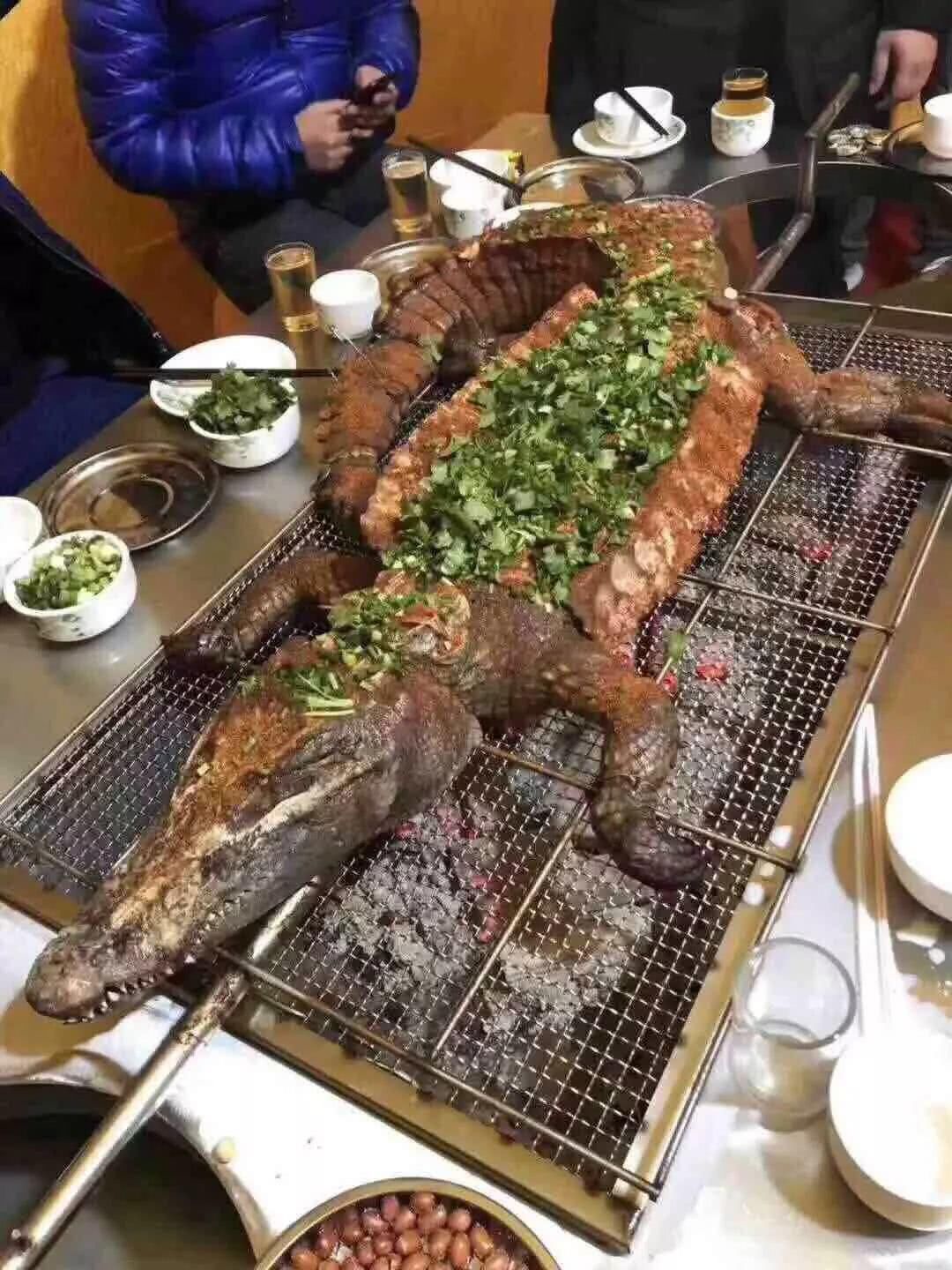 沈阳人的年夜饭，没有最硬，只有更硬......