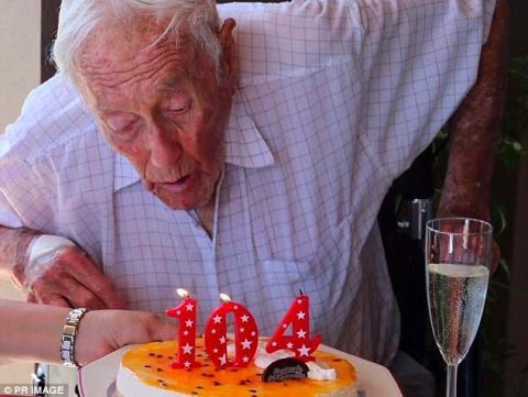 104岁的澳大利亚科学家打算在瑞士安乐死,他必