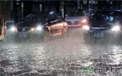 深圳发生雨棚坍塌 暴雨天气要注意什么