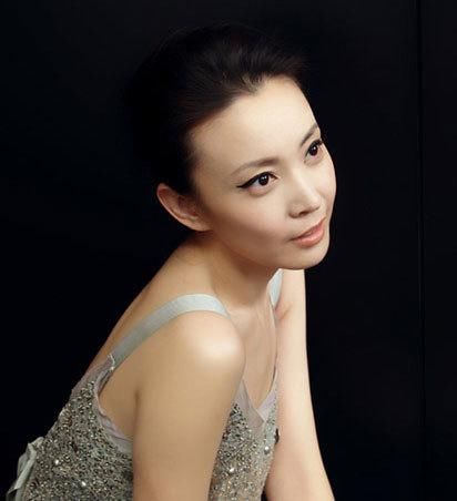 张嘉译被她迷得神魂颠倒，离婚后又恋上孙红雷，今44岁仍别有韵味