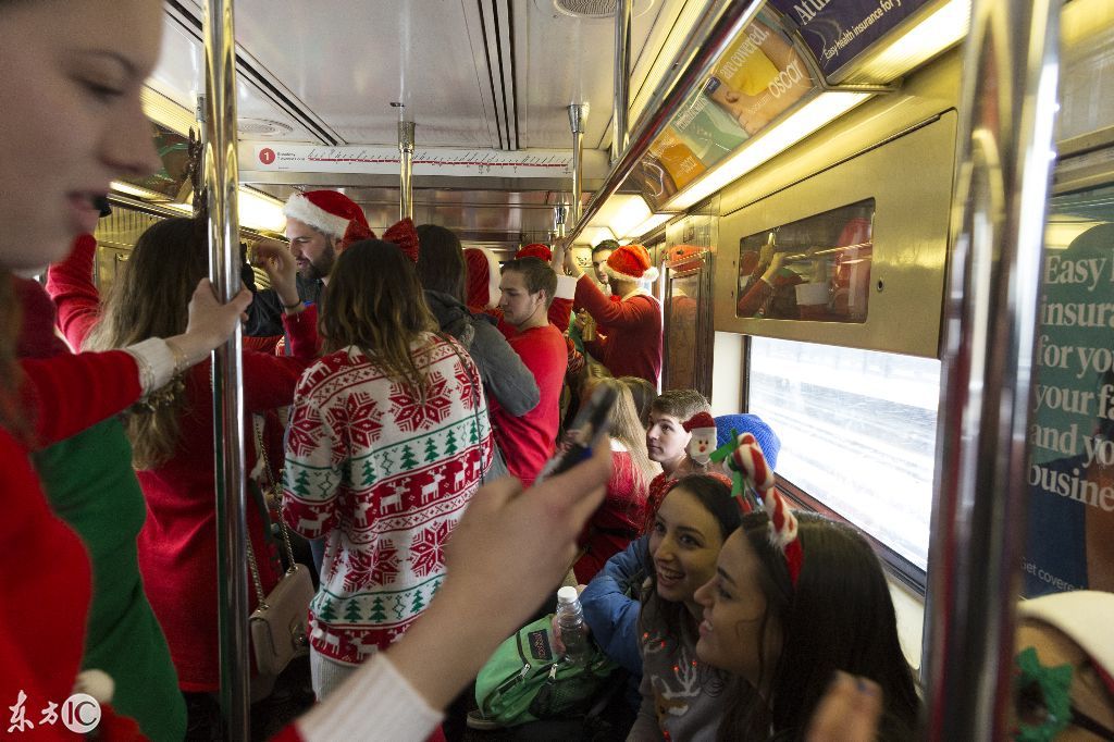 纽约地铁运行圣诞怀旧列车,单程票价2.75美元