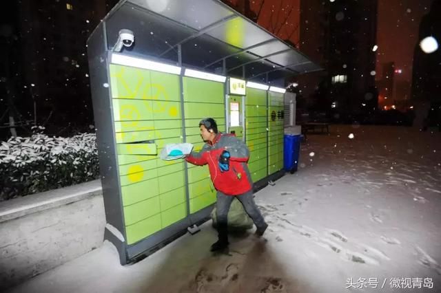 12℃+突降“暴”雪的夜晚，青岛那些不着急回家的人……致敬！