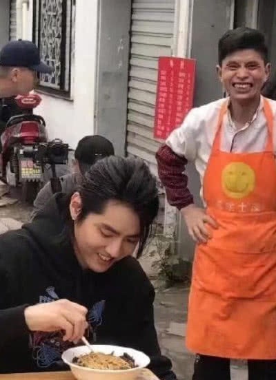 摊上事了?吴亦凡打卡的网红面馆被要求整改,竟