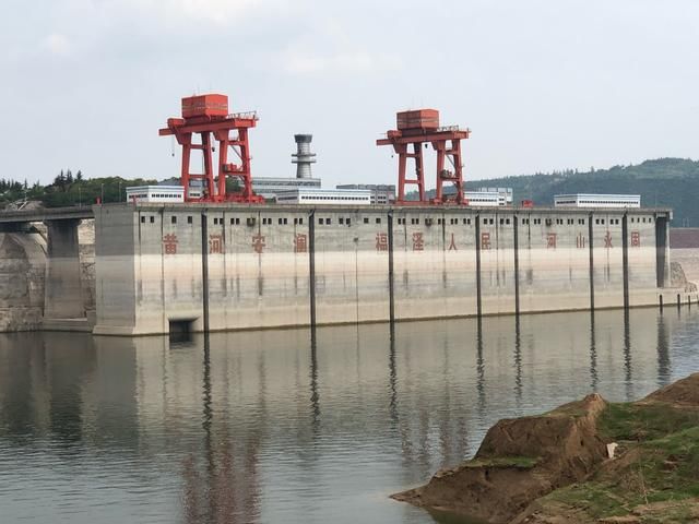 跟着专家看门道一一黄河小浪底水利枢纽工程的进排水