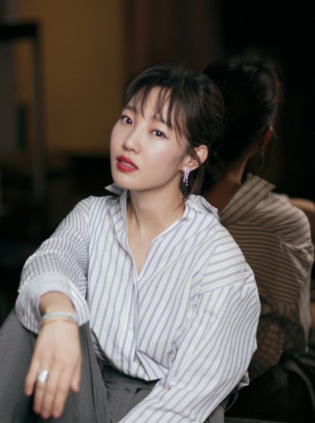 白百何方回应与小鲜肉K歌,称是公司聚会