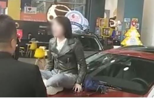 奔驰女车主哭诉维权:必知5个法律问题