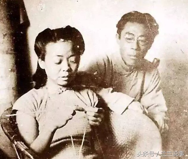 他不满包办婚姻，婚后赴美留学三年，回来却爱上了曾经嫌弃的妻子
