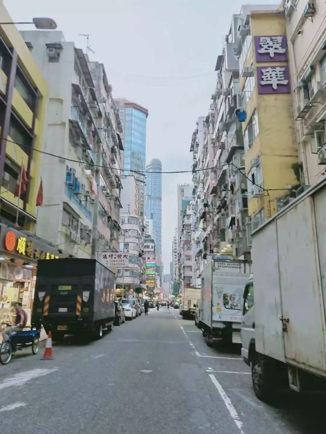 什么叫做城中村呢 t01faeceec5b46e1281.jpg