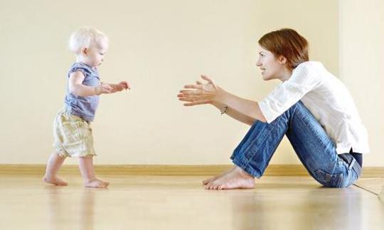 刚学会走路就跳霹雳舞猜一成语_木猜一成语疯狂看图