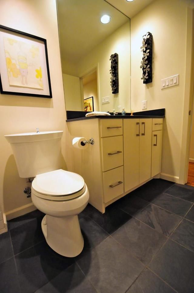 马桶位置不合适，我在楼板重新打了个洞，却被楼下业主投诉！气炸