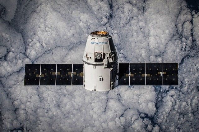 SpaceX即将发射互联网卫星:全球首颗