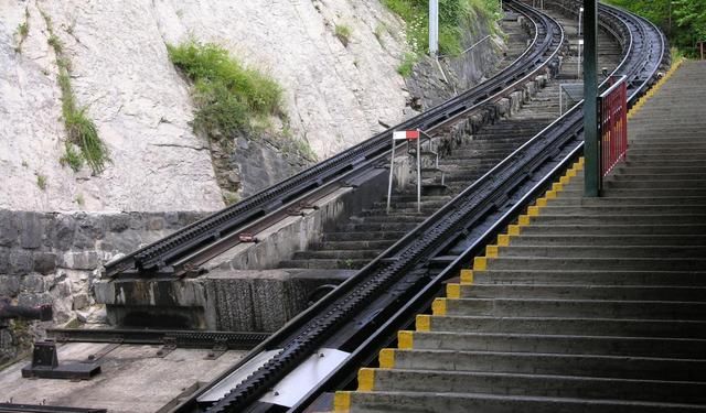 全球最凶险的铁路，最大坡度48，运行120年至今零事故