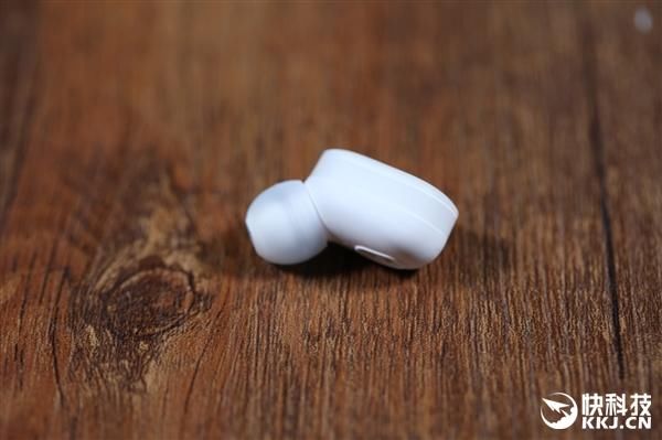 仅重4.2g 这就是小米真无线耳机AirDots青春版