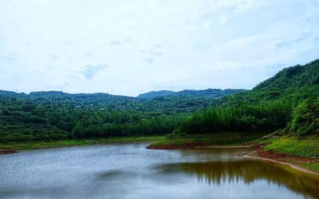 距成都30km的桃源小镇，盛产水果风光各异，周末游超适合！