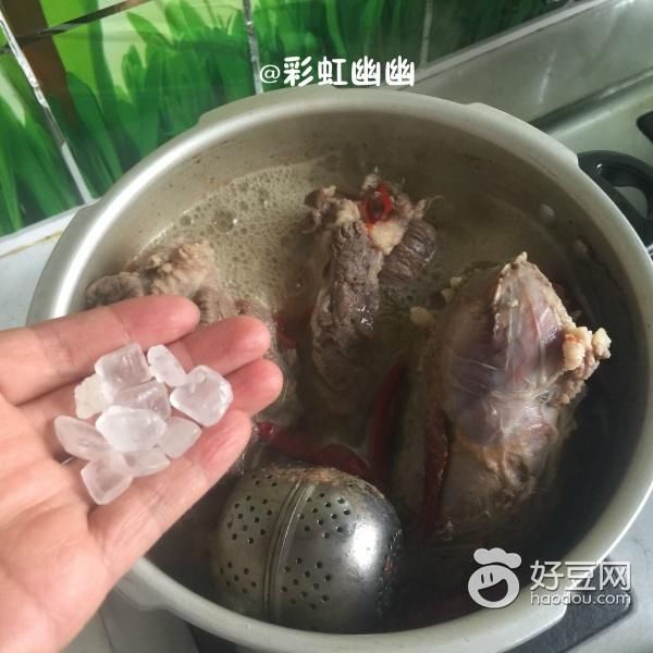 又薄又软、弹牙有嚼劲的香卤牛腱子