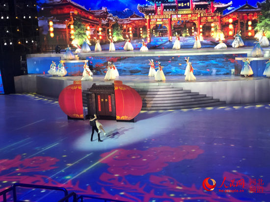 我市举办首届冰雪运动会开幕