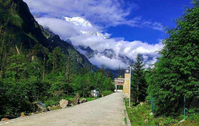 四川省泸定县，古称大渡，康熙把大渡河误为泸水而得名