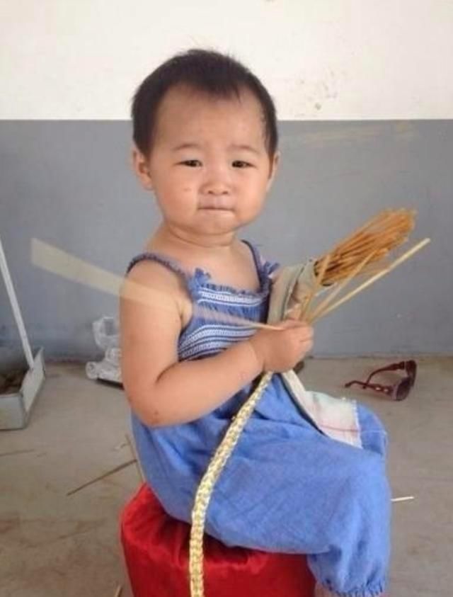 岳云鹏9岁女儿越长越漂亮，爱妻从手术中恢复，一家四口羡煞旁人