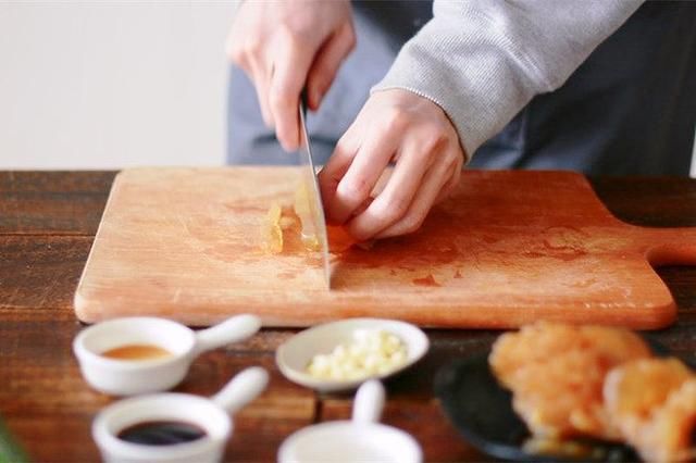 年夜饭肯定少不了这道凉菜，开胃解油腻，大人小孩都爱吃