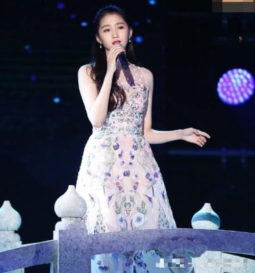 关晓彤与鹿晗跨年晚会