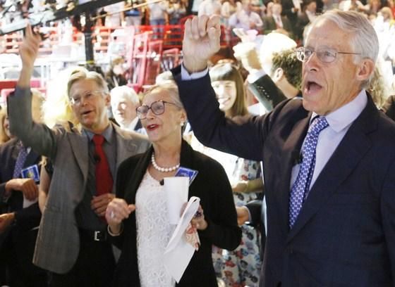 全球最有钱的家族：打破富不过三代魔咒，他们家净资产达1万亿