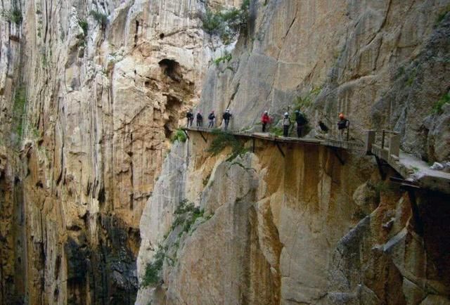 长7000米的世界第一夺命桥，你敢去吗？