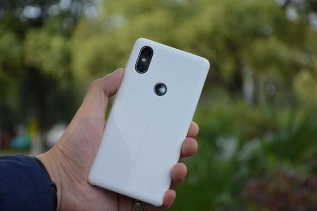 雷军化身沉香用小米8斧劈苹果iPhone X