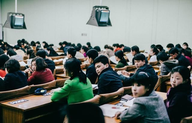 朝鲜大学生：出国很困难，到中国打工的名额竞争非常激烈！