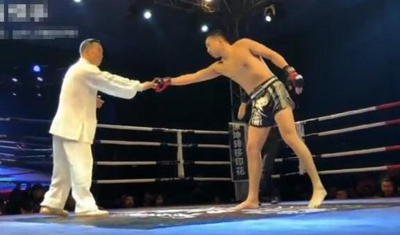 又一位太极大师惨遭秒杀!职业搏击选手只出一拳就打翻大师!