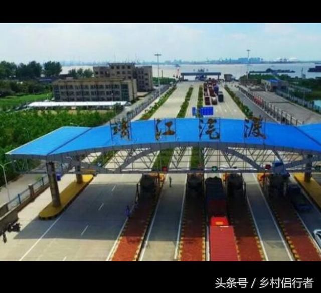 靖江至江阴新汽渡正式通航,流动的长江大桥融