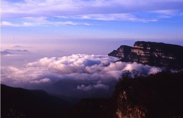 川陕渝合建汉巴渝高铁兴建正酣,惠及3100万人,川东融入重庆生活