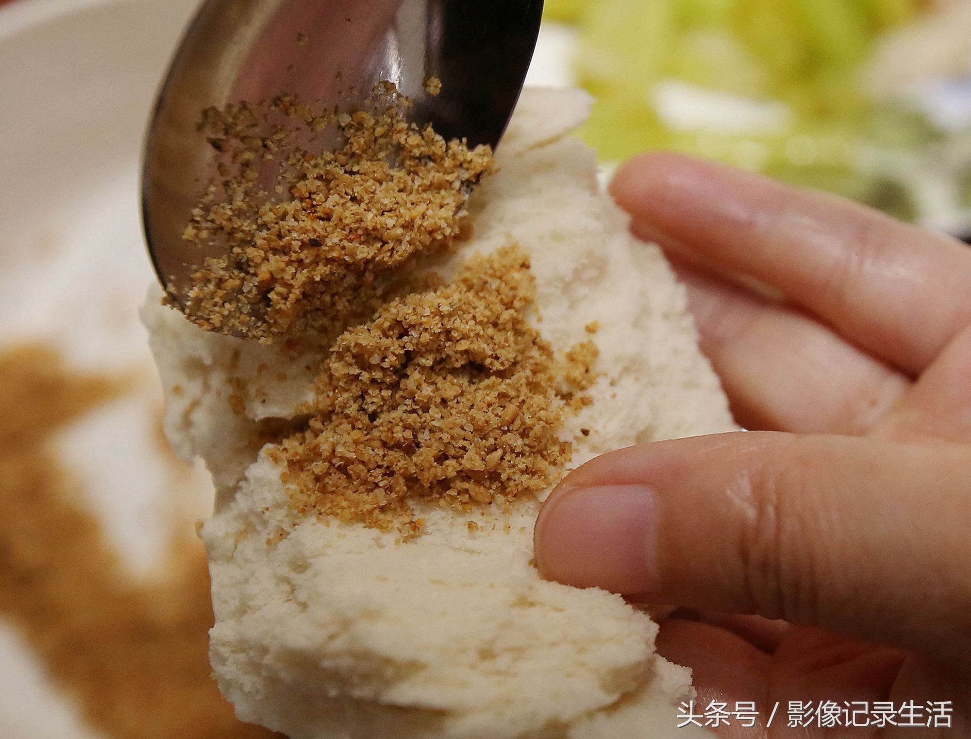 芝麻盐合上馒头吃.闺女上小学了.父亲节闺女送我了礼物.送我的画.