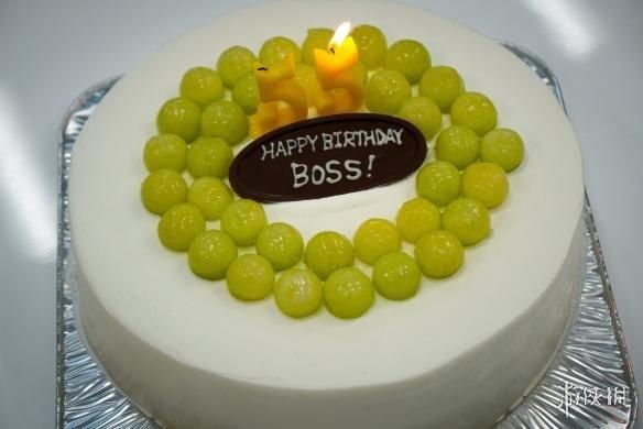 小岛秀夫55岁生日推特晒蛋糕 "拔叔"发文送祝福!