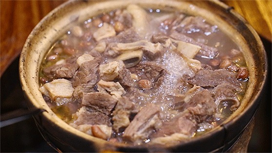 炖骨头第一步还在焯水很多人都做错了