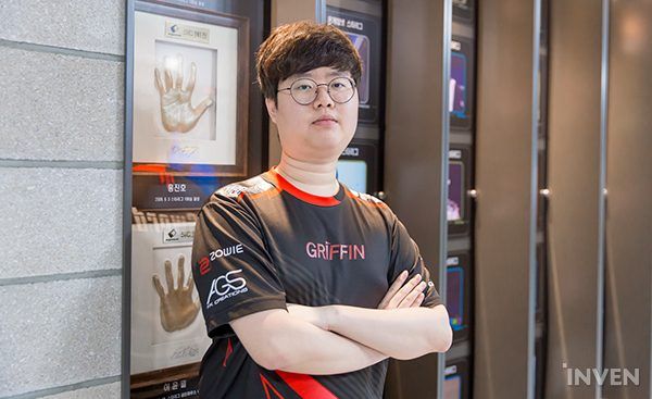 下面为大家带来sword选手的赛后采访.