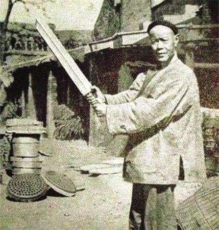 揭秘:清朝刽子手用的大刀为何是钝的?连砍十五刀犯人都还没死