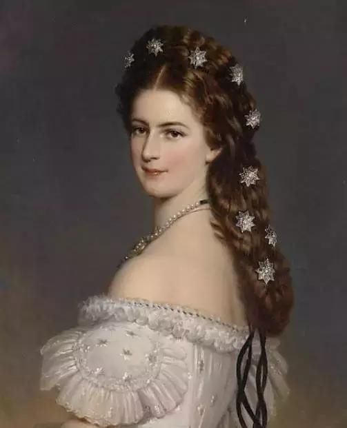 她的美貌震惊欧洲,为真爱嫁入皇室,却成史上最悲情"皇后"